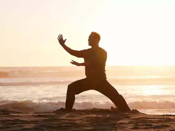 Qigong kasama ang 8 Brocade