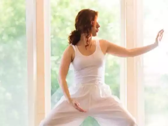 Buong Pagsasanay sa Qigong na may 8 Brocade