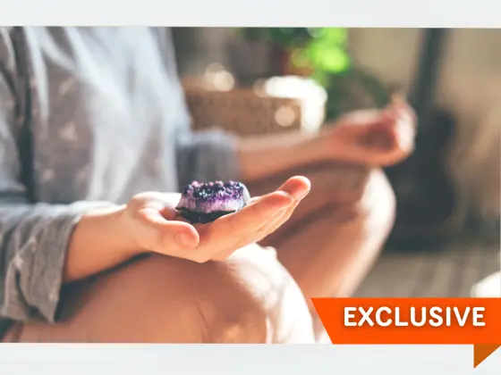 Lumière de sélénite : une méditation et une discussion sur les cristaux